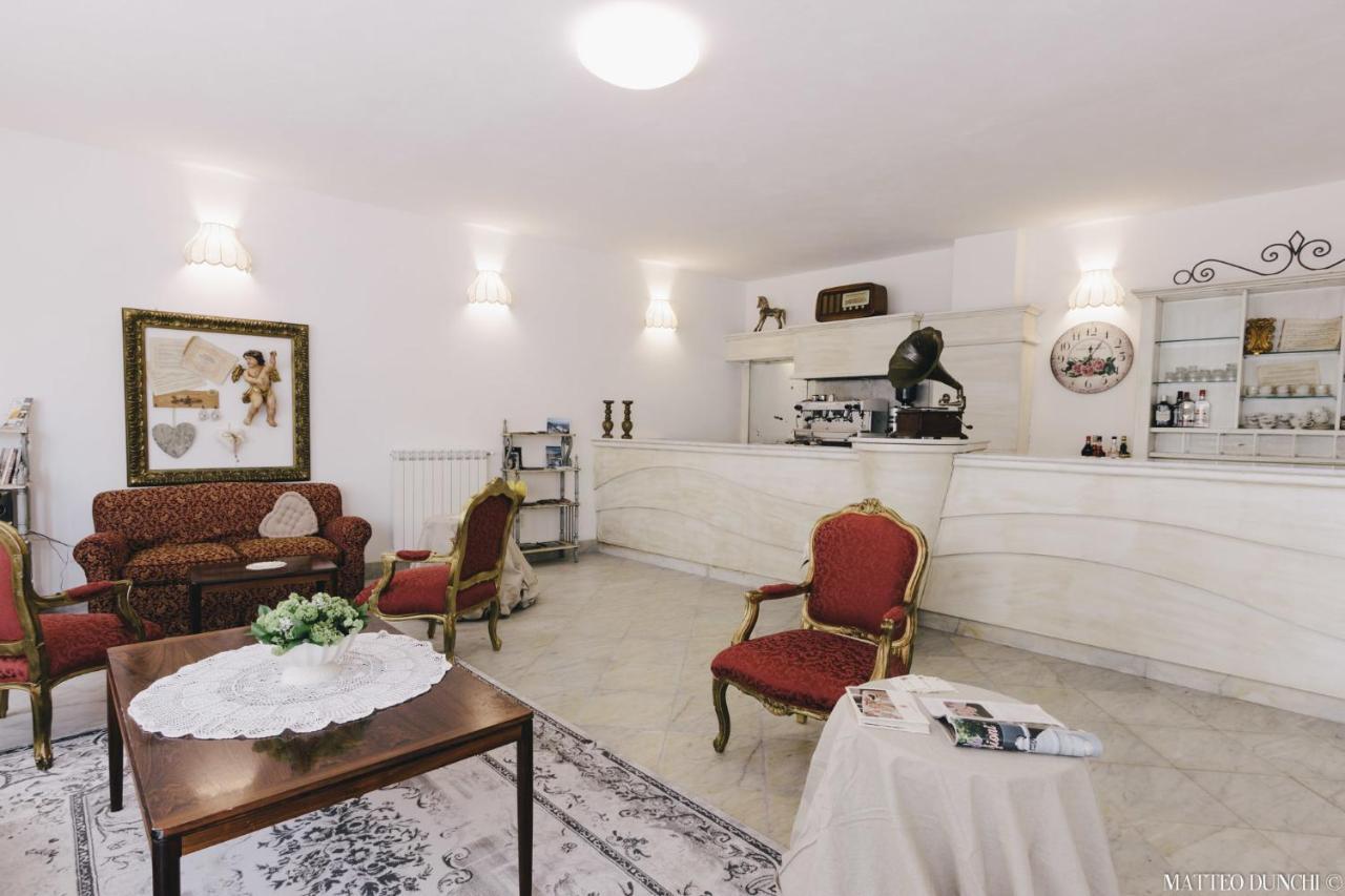 Hotel - Ristorante Pintadera マッサ エクステリア 写真